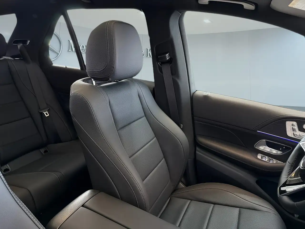 Mercedes-Benz GLE - Image 32