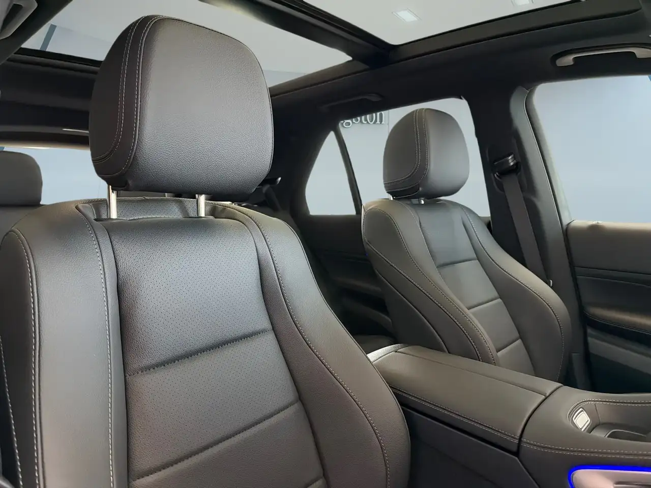 Mercedes-Benz GLE - Image 31