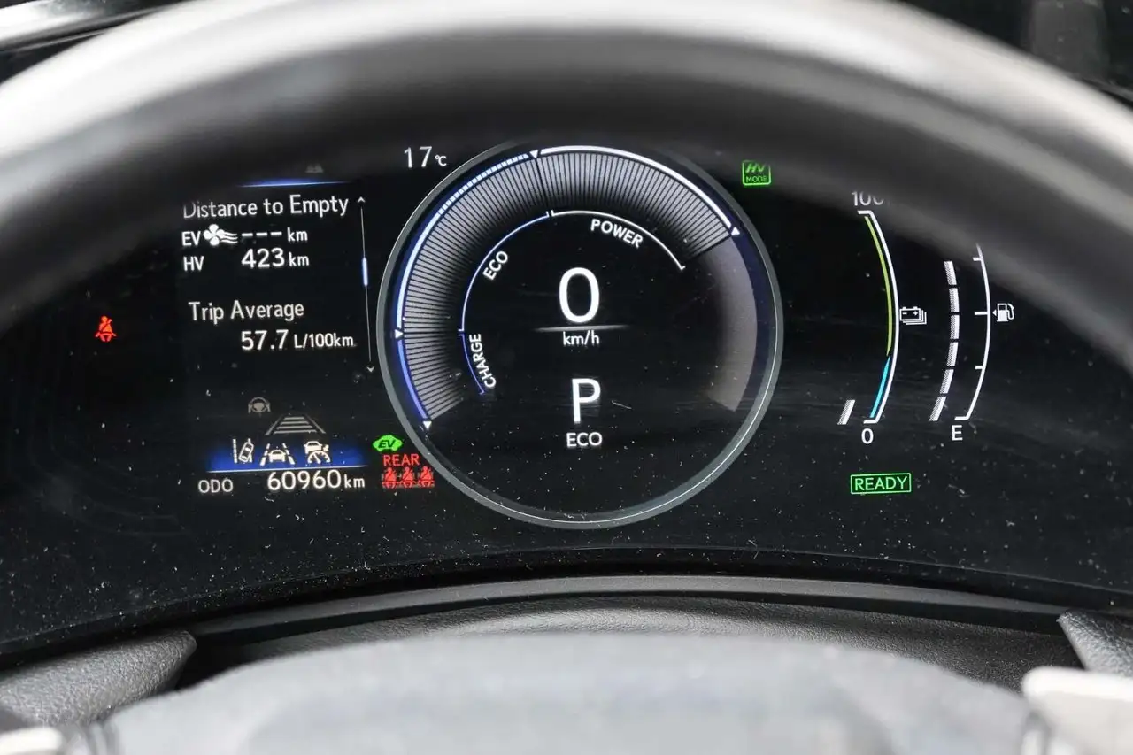 Lexus NX 450h+ - Image 26