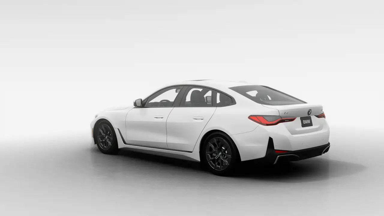 BMW i4 - Image 2