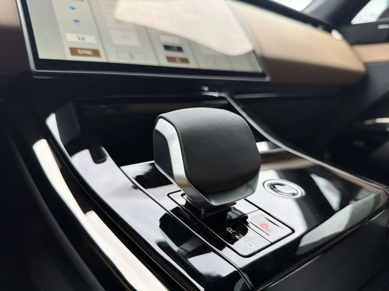 Land Rover Range Rover Sport - Image 17