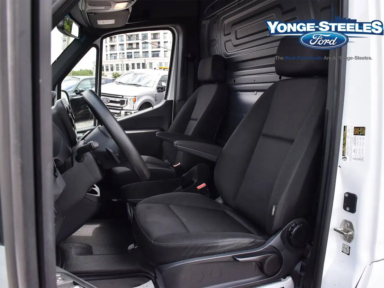 Mercedes-Benz Sprinter - Image 21