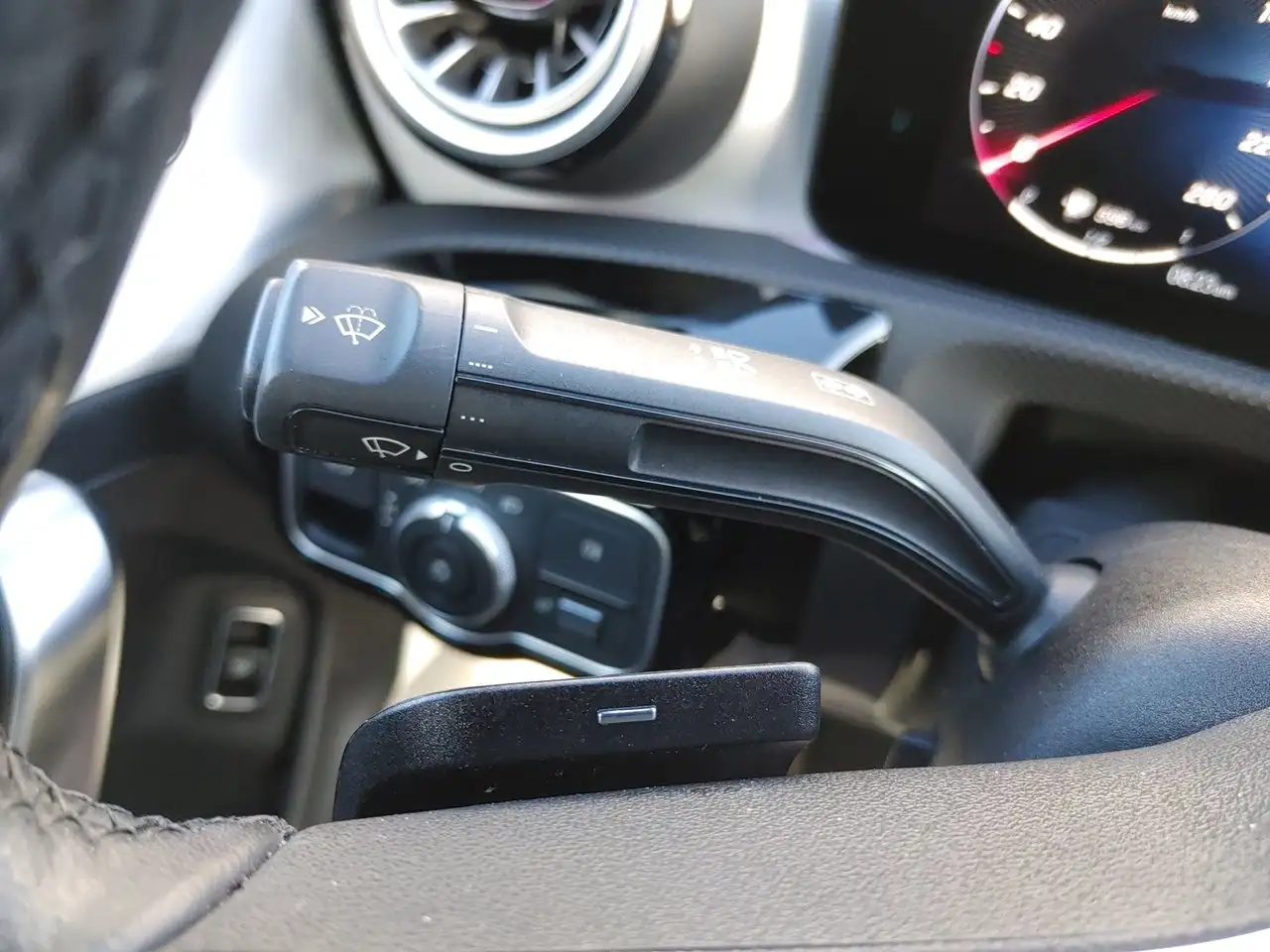 Mercedes-Benz CLA - Image 18