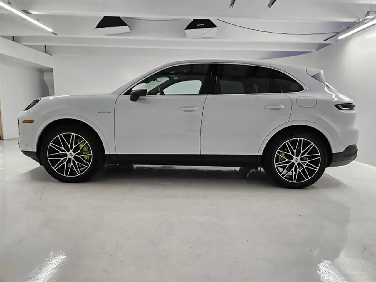 Porsche Cayenne - Image 4