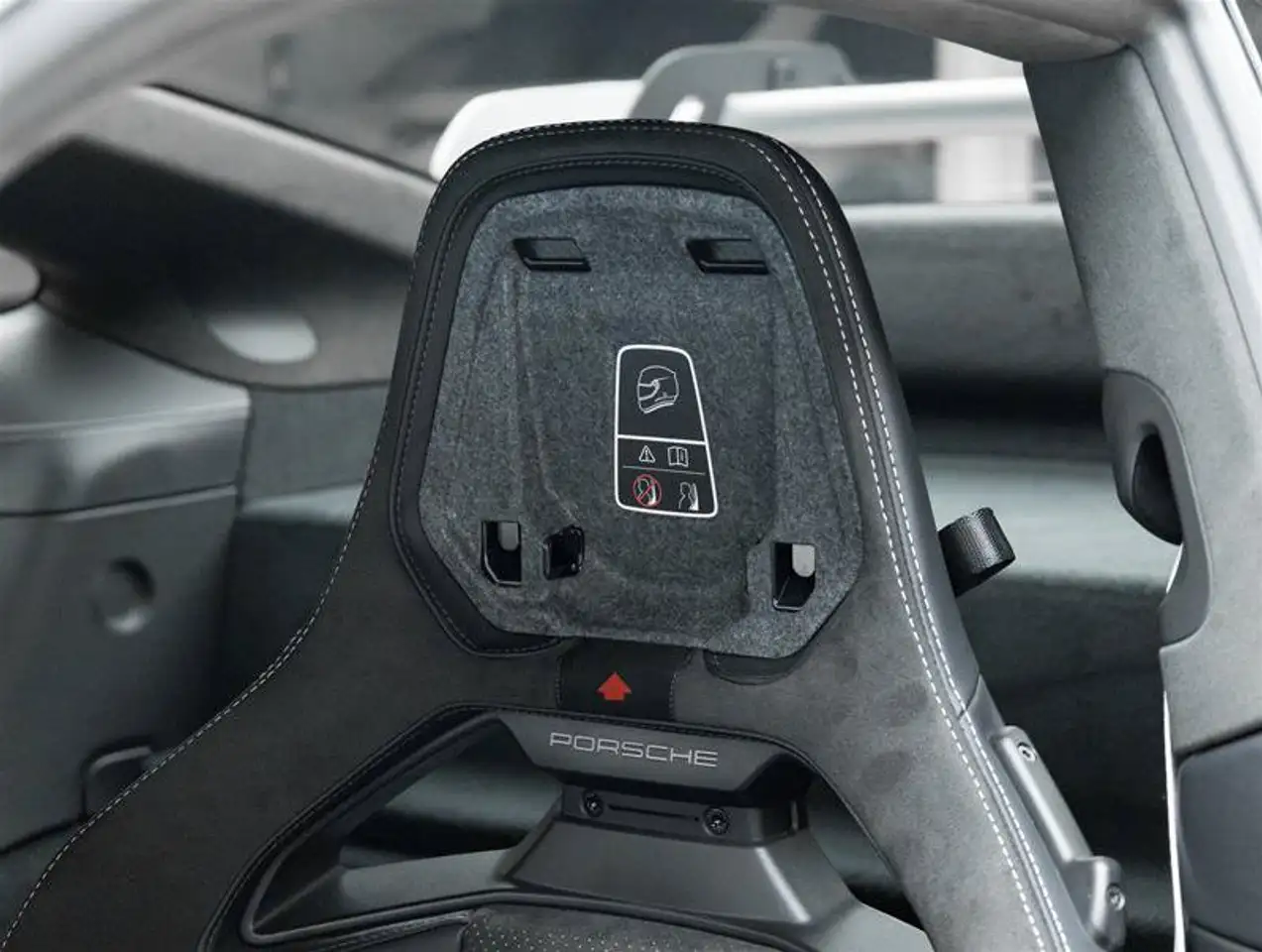 Porsche 911 - Image 32