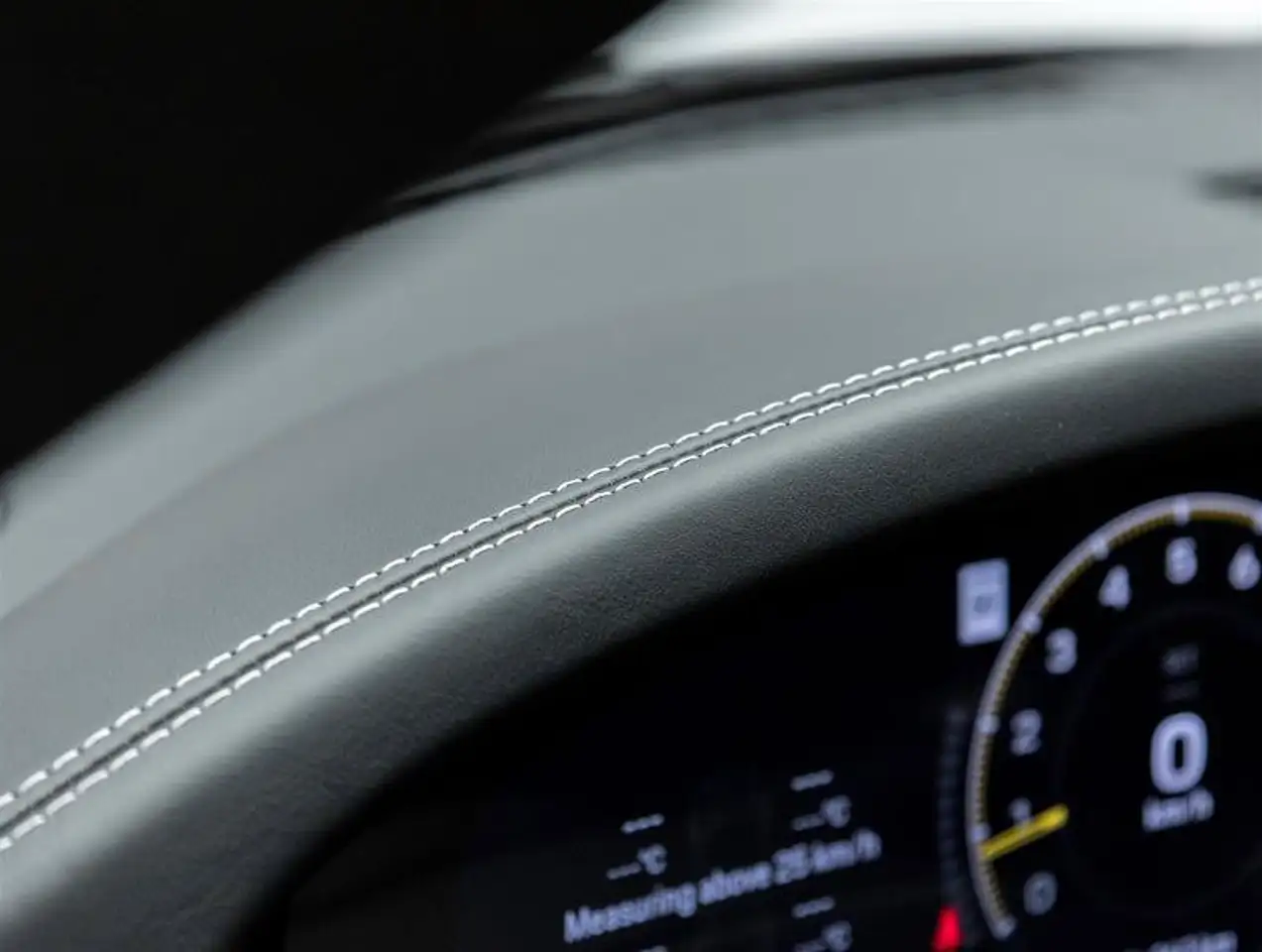 Porsche 911 - Image 35