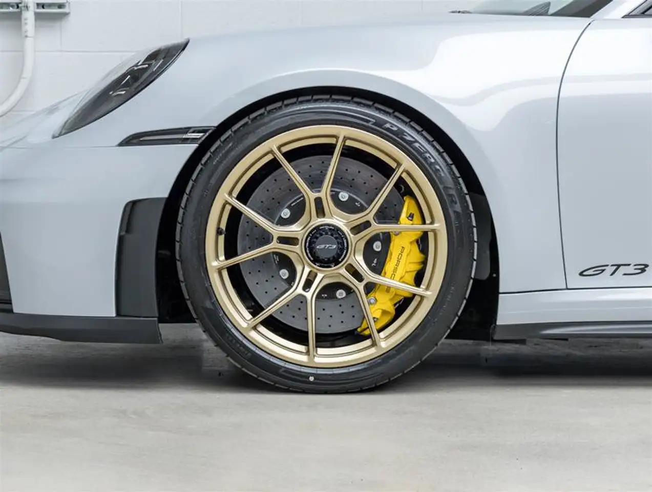 Porsche 911 - Image 10