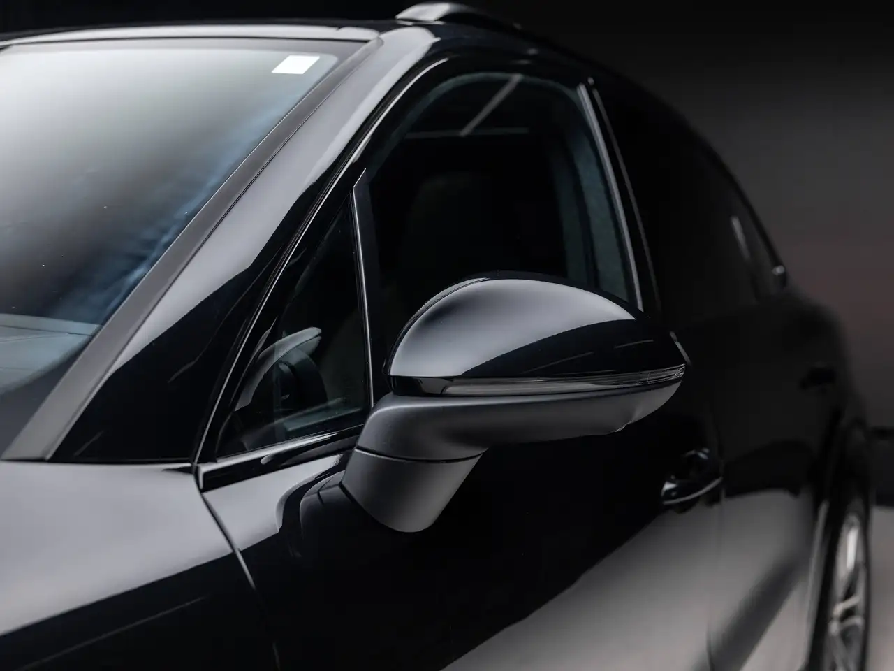 Porsche Cayenne - Image 37
