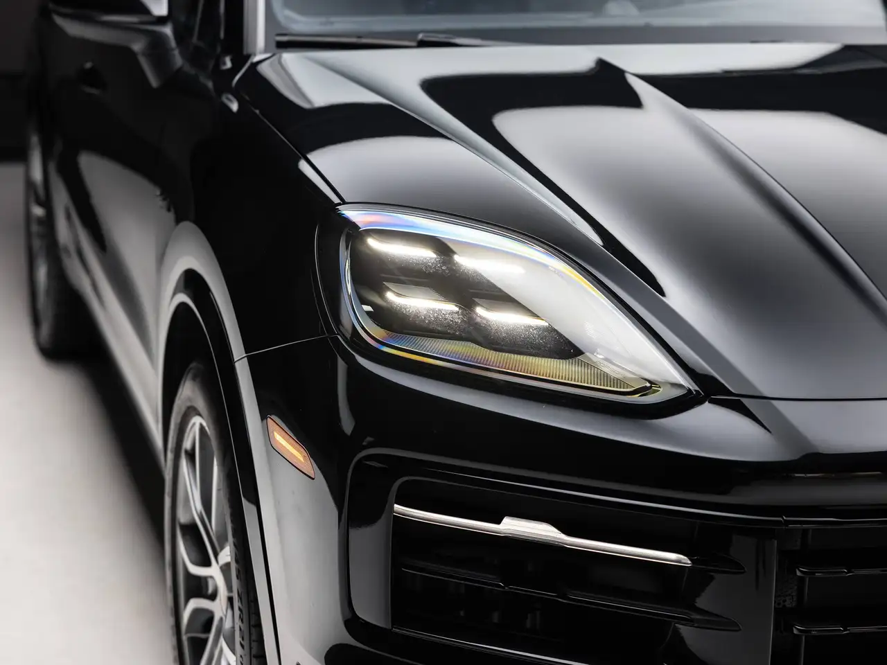 Porsche Cayenne - Image 40