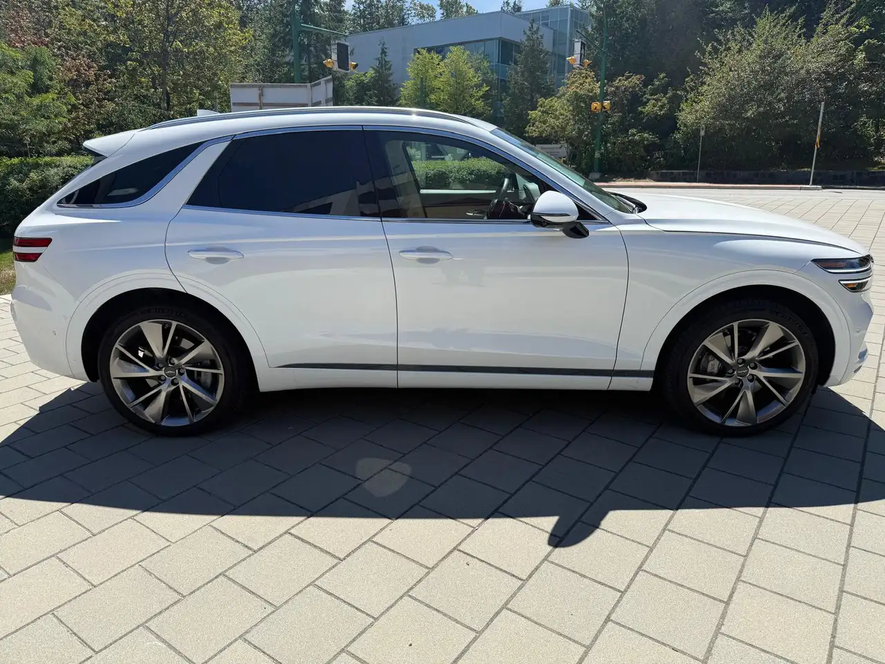 Genesis GV70 - Image 4