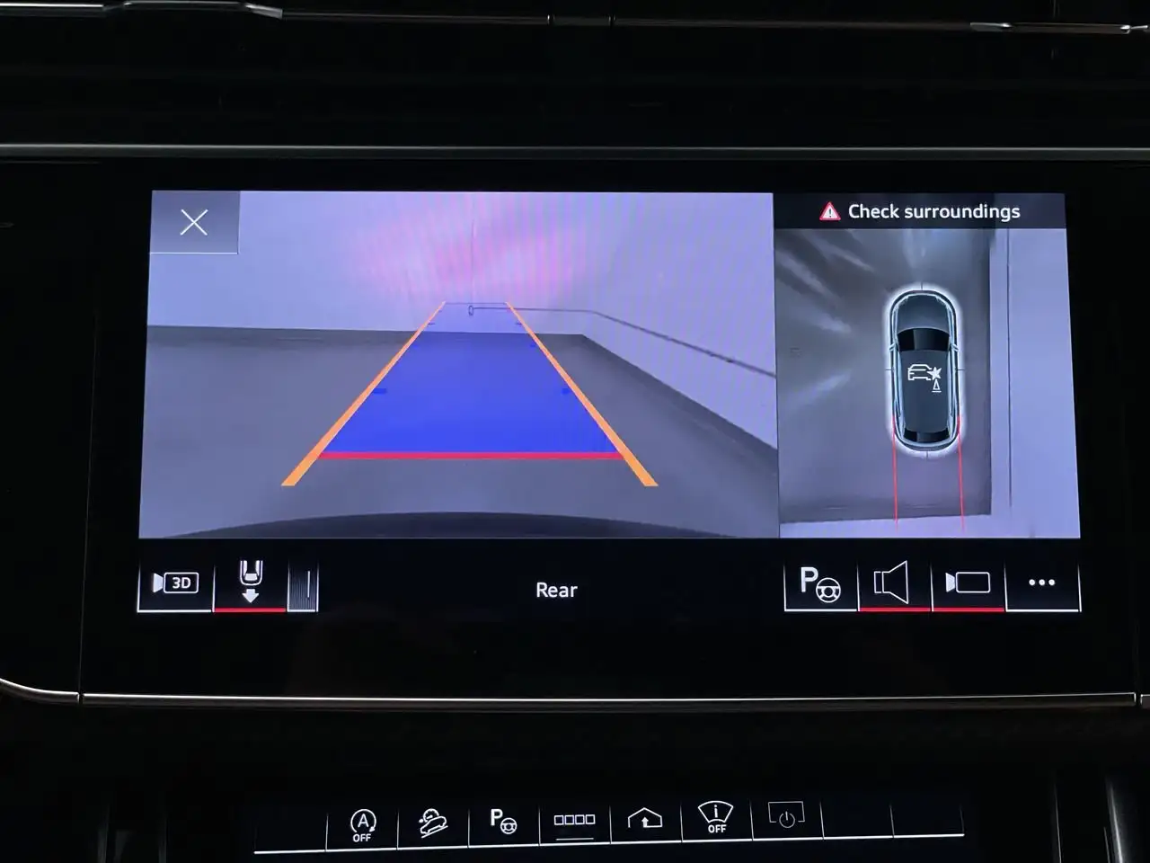 Audi RS Q8 - Image 25