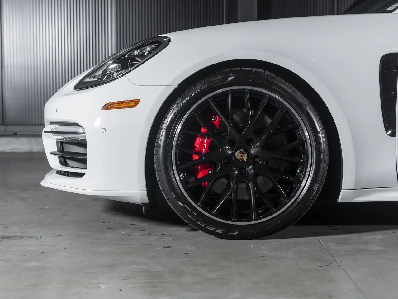 Porsche Panamera - Image 11