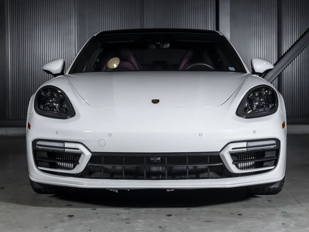 Porsche Panamera - Image 10