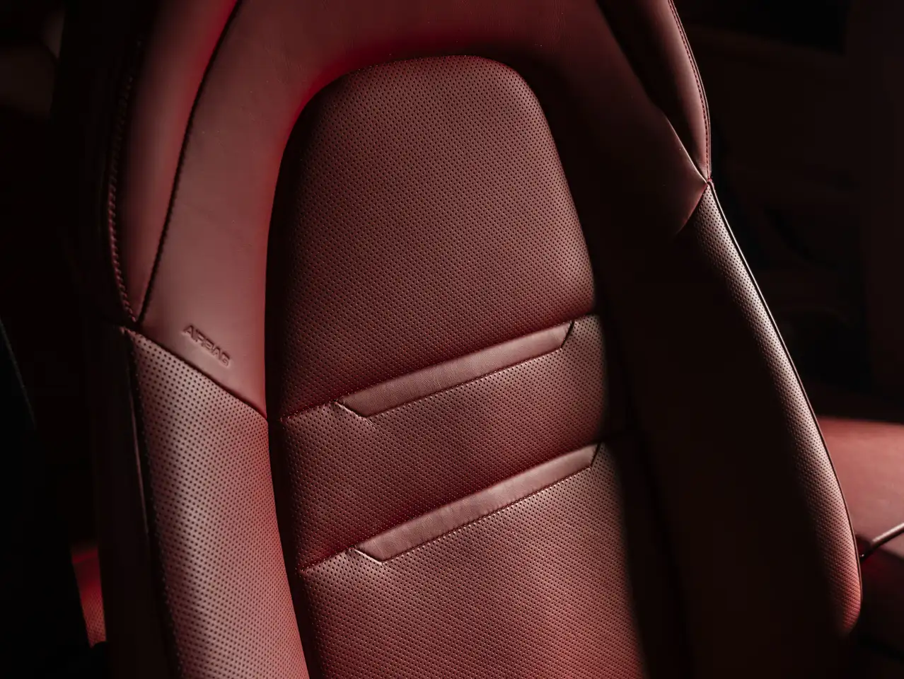 Porsche Panamera - Image 28