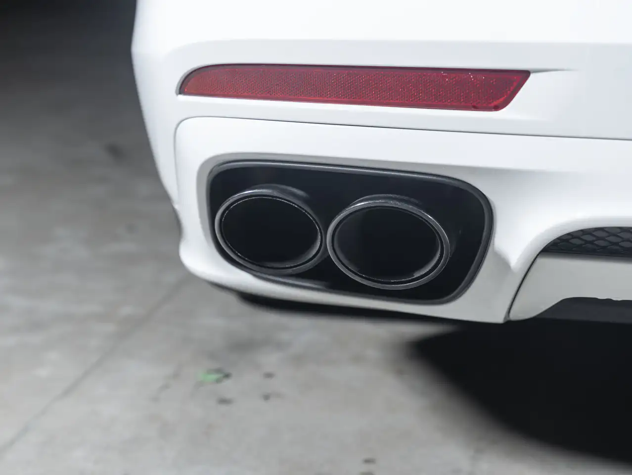Porsche Panamera - Image 21