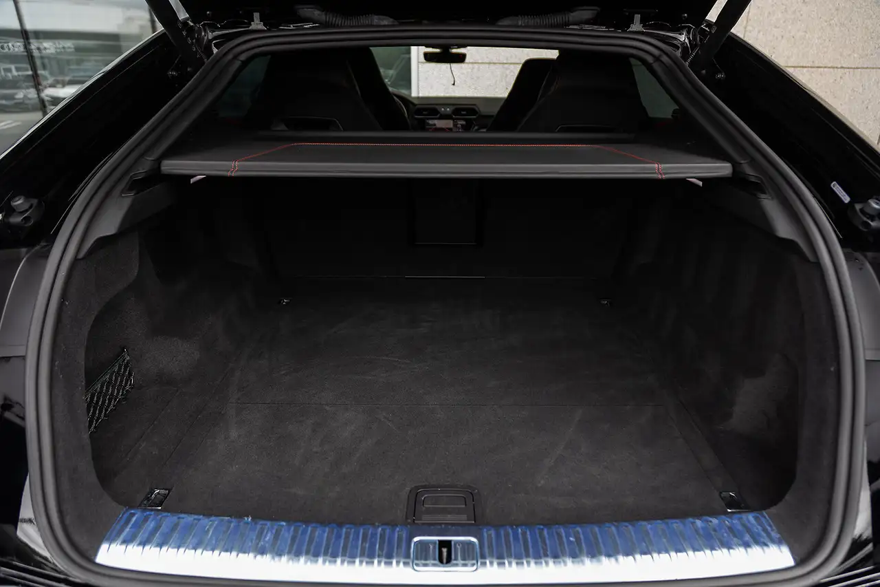 Lamborghini Urus - Image 33