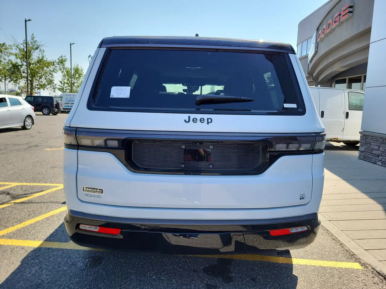 Jeep Grand Wagoneer - Image 3