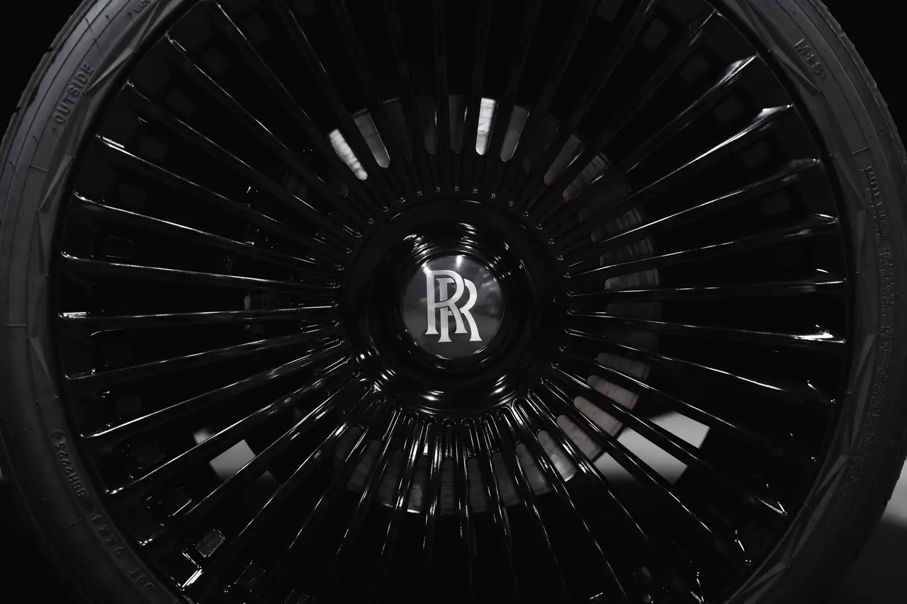 Rolls-Royce Cullinan - Image 19
