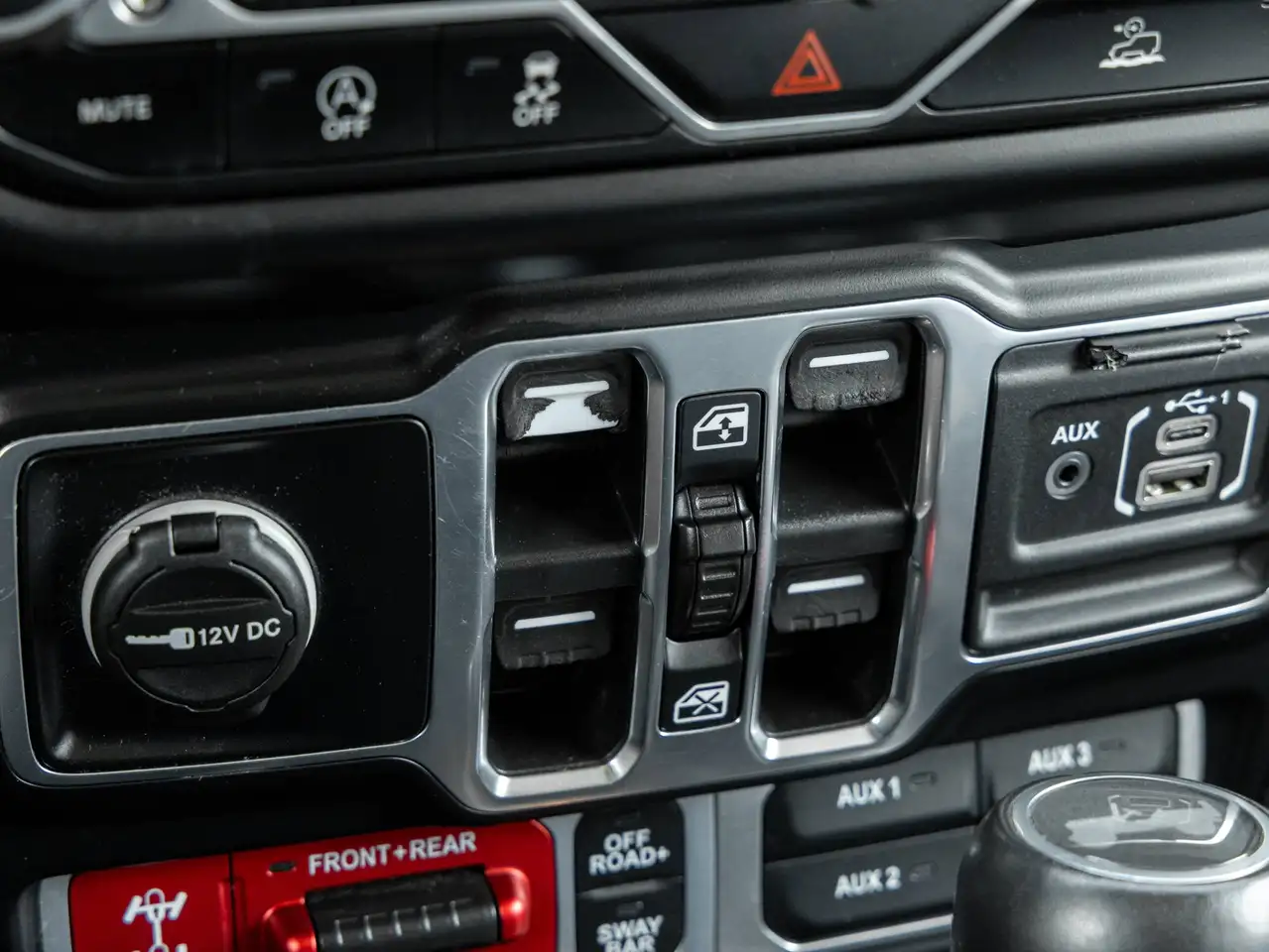 Jeep Wrangler - Image 18