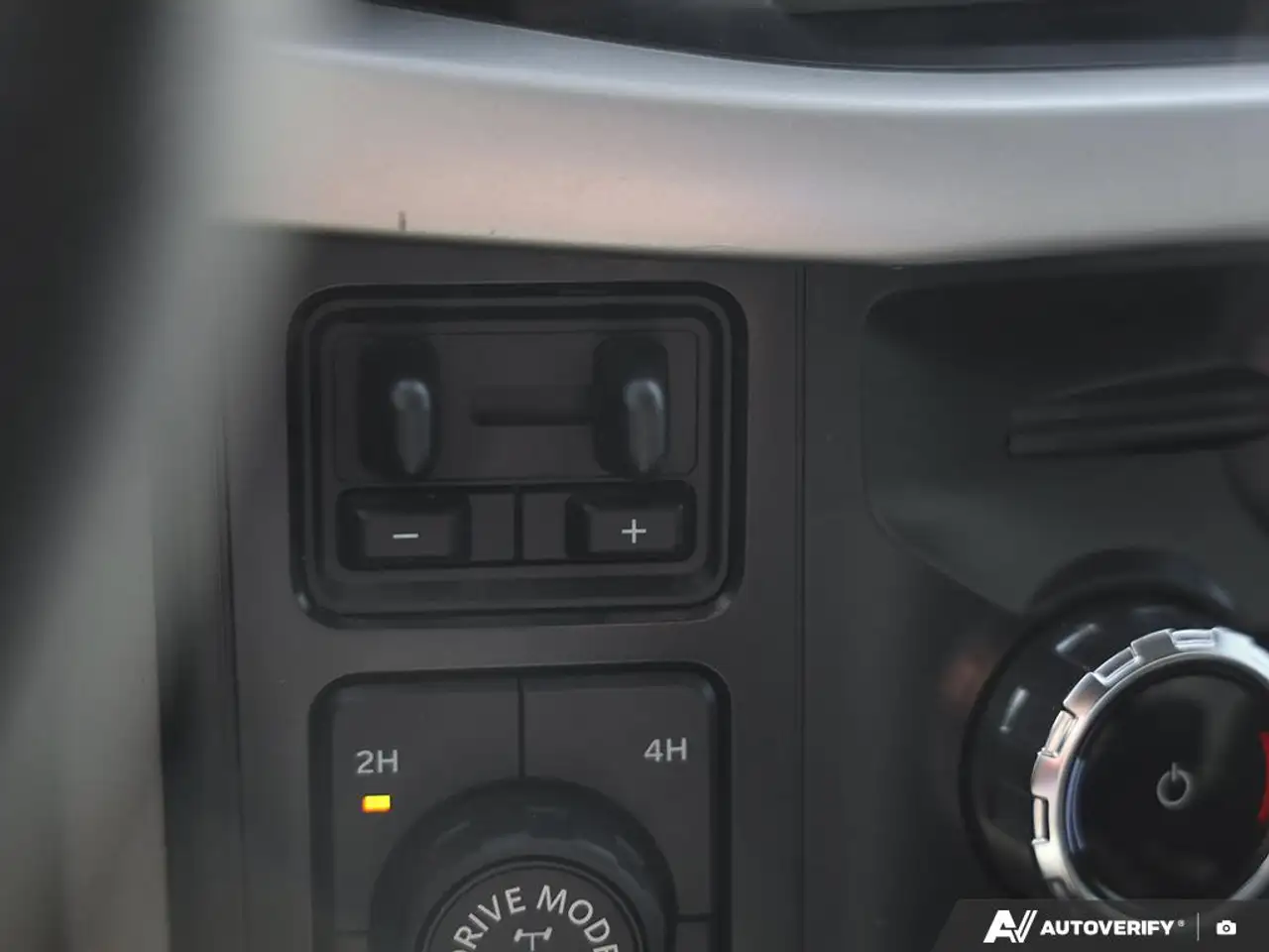 Ford F-150 - Image 25