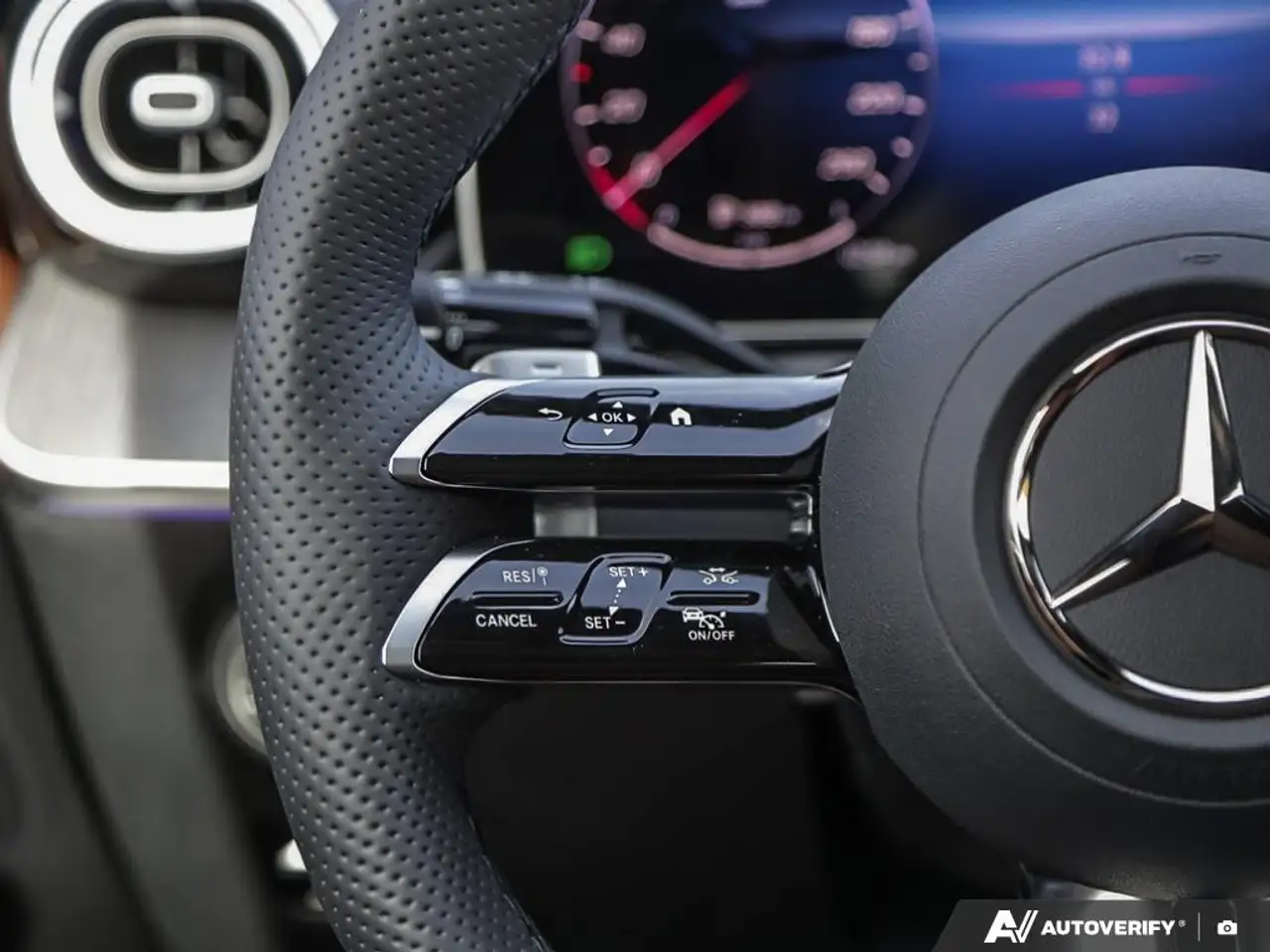 Mercedes-Benz C-Class - Image 15