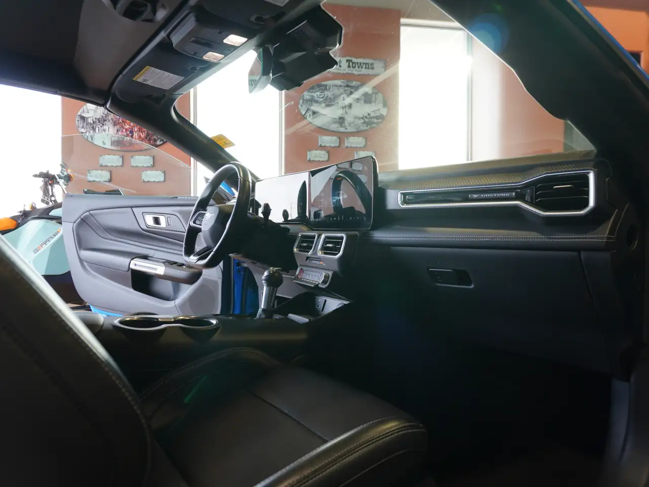 Ford Mustang - Image 32