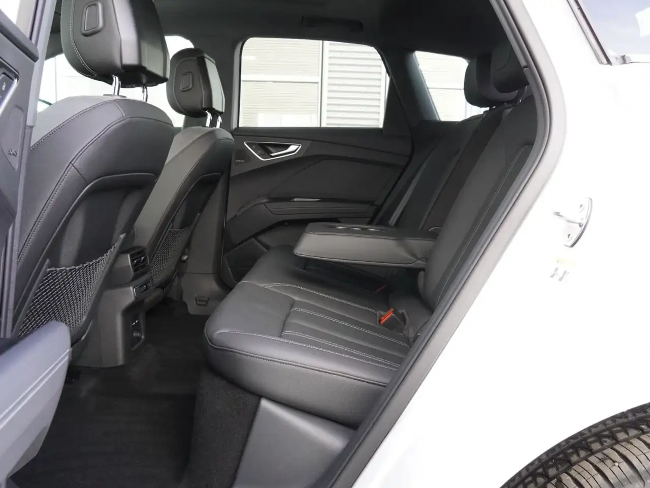 Audi Q4 e-tron - Image 17