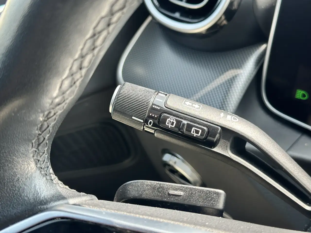 Mercedes-Benz GLC - Image 27