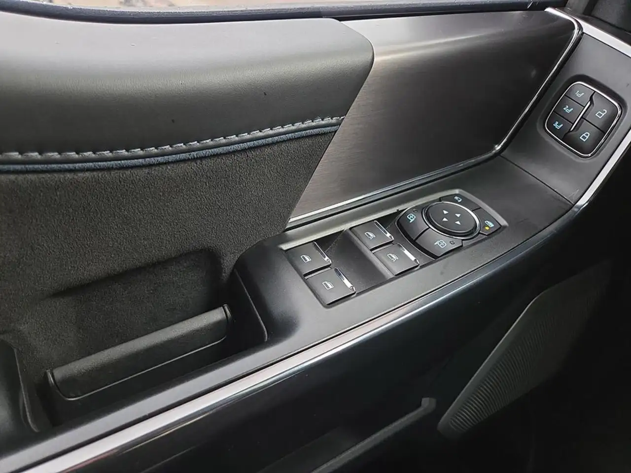 Ford F-150 - Image 16