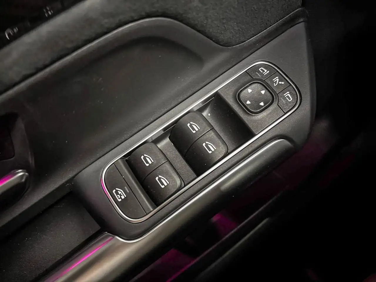Mercedes-Benz GLA - Image 22