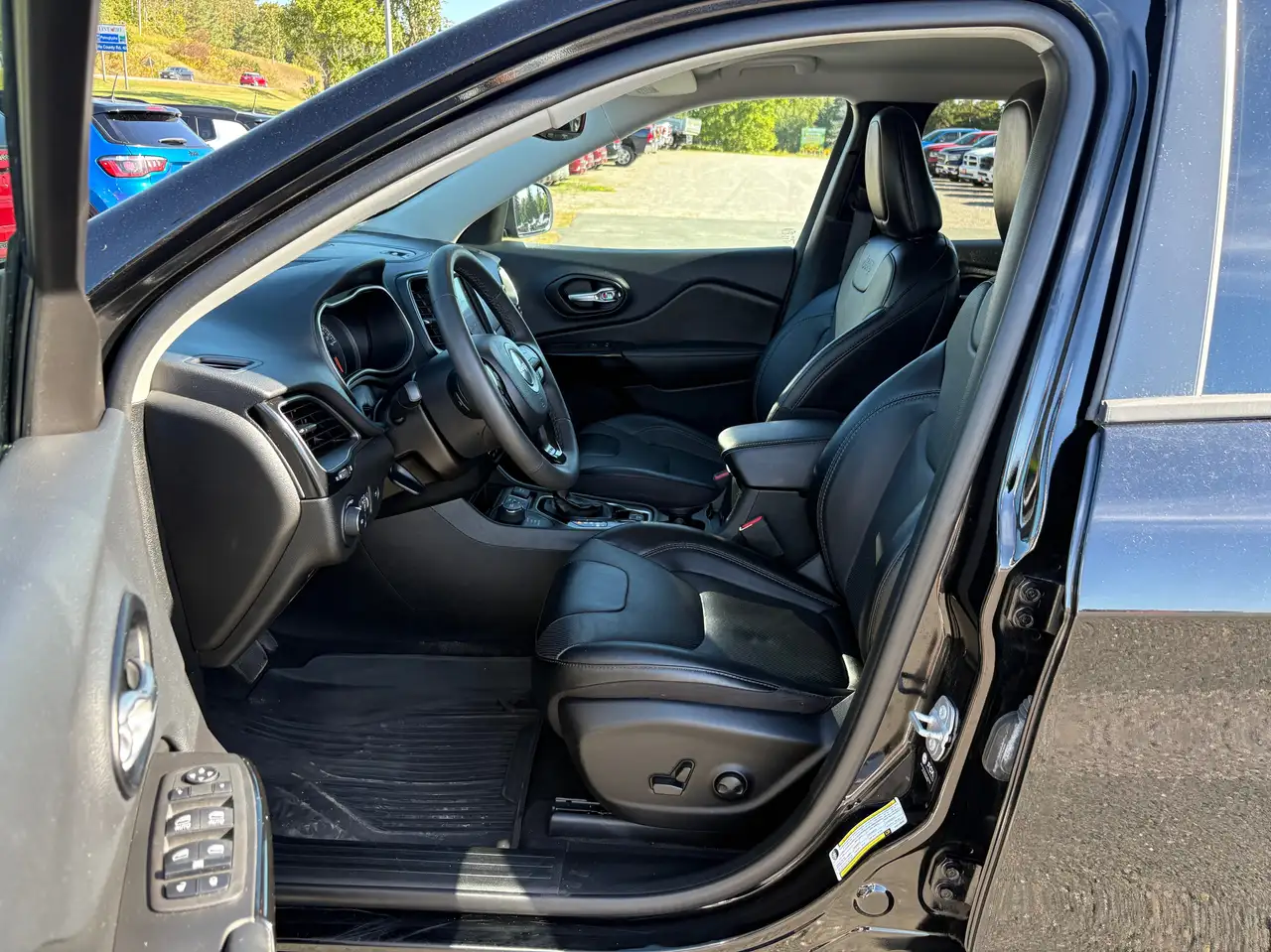 Jeep Cherokee - Image 2