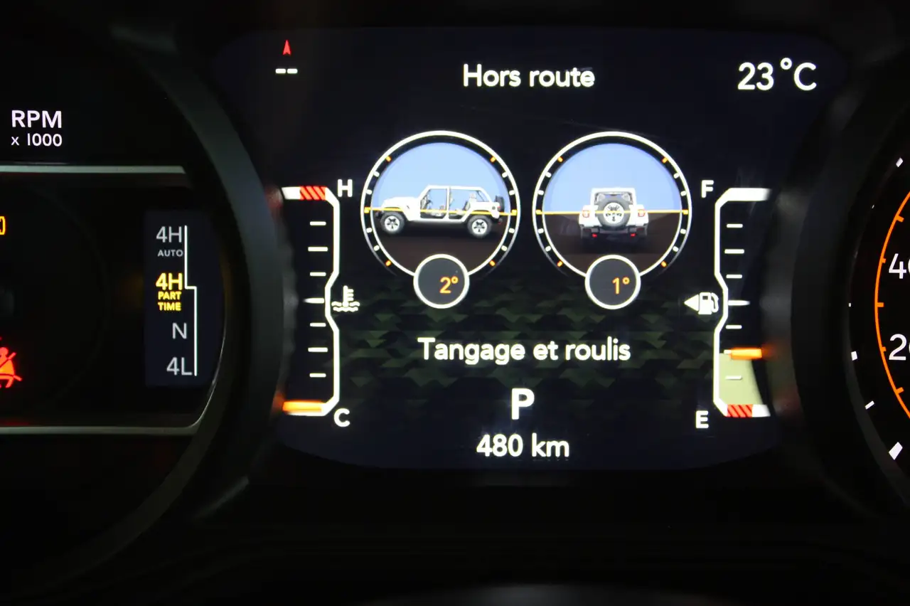 Jeep Wrangler - Image 11