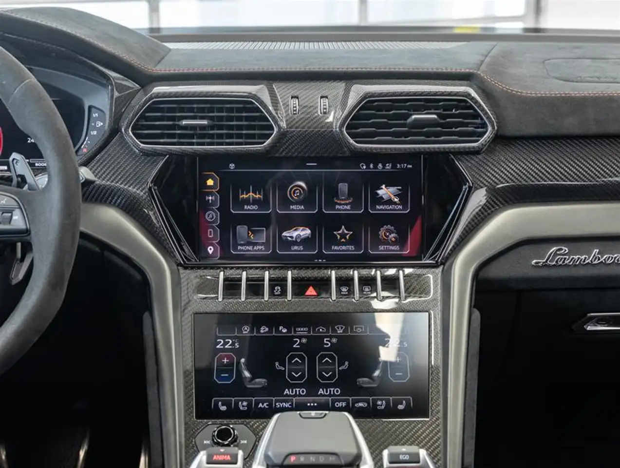 Lamborghini Urus - Image 39