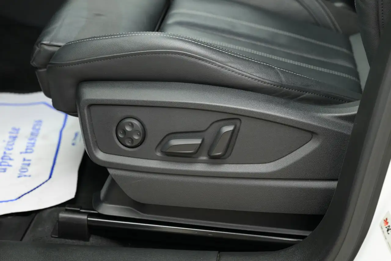 Audi Q5 - Image 13