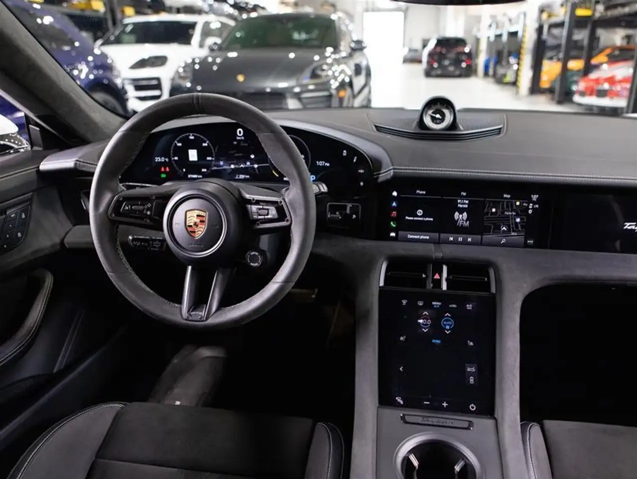 Porsche Taycan - Image 18