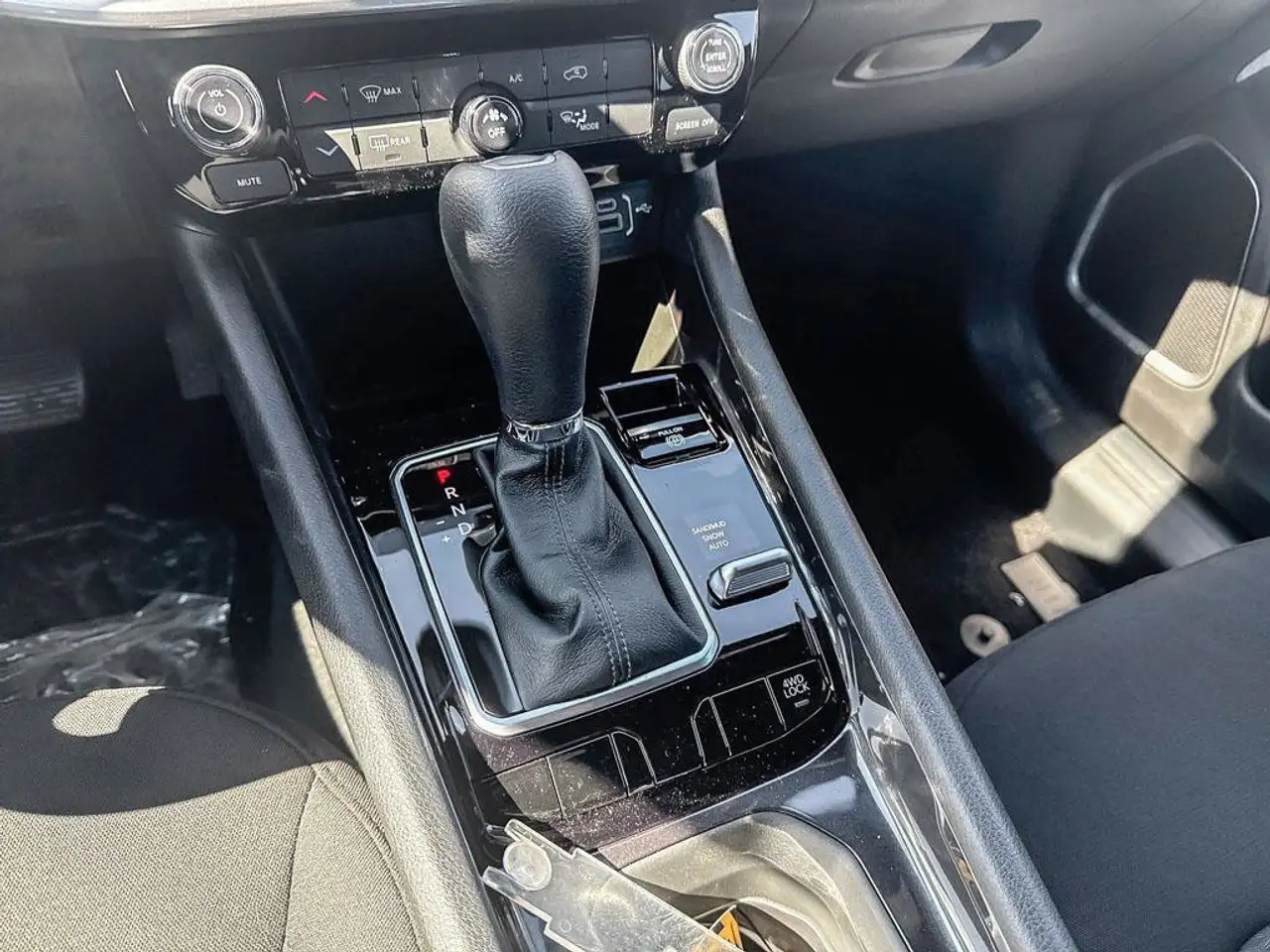 Jeep Compass - Image 17