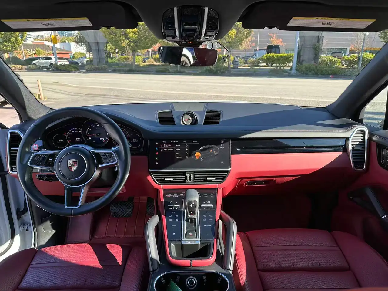 Porsche Cayenne - Image 18