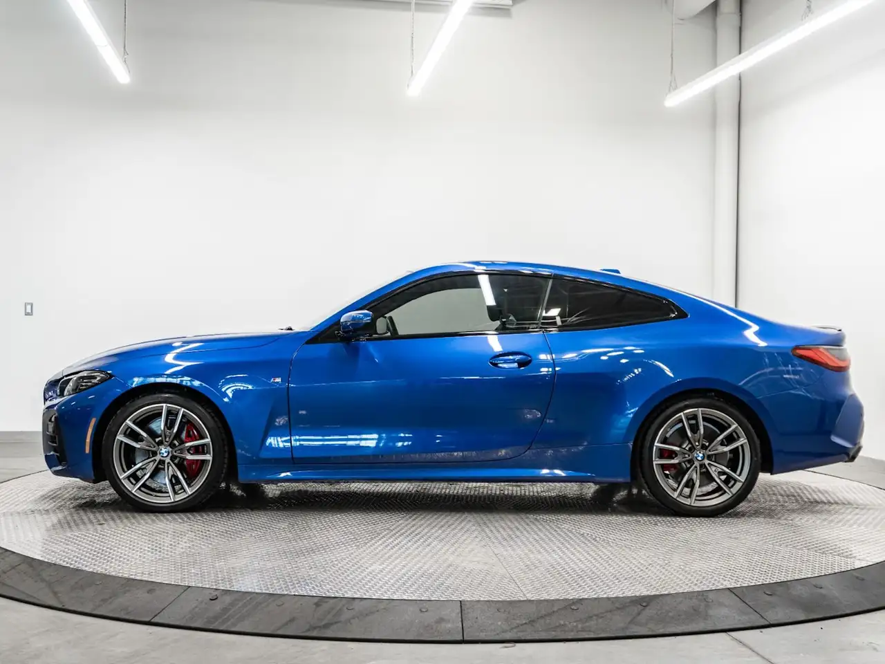 BMW 4 Series - Image 2