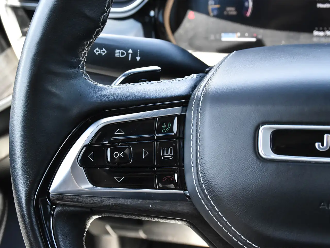 Jeep Grand Cherokee - Image 18