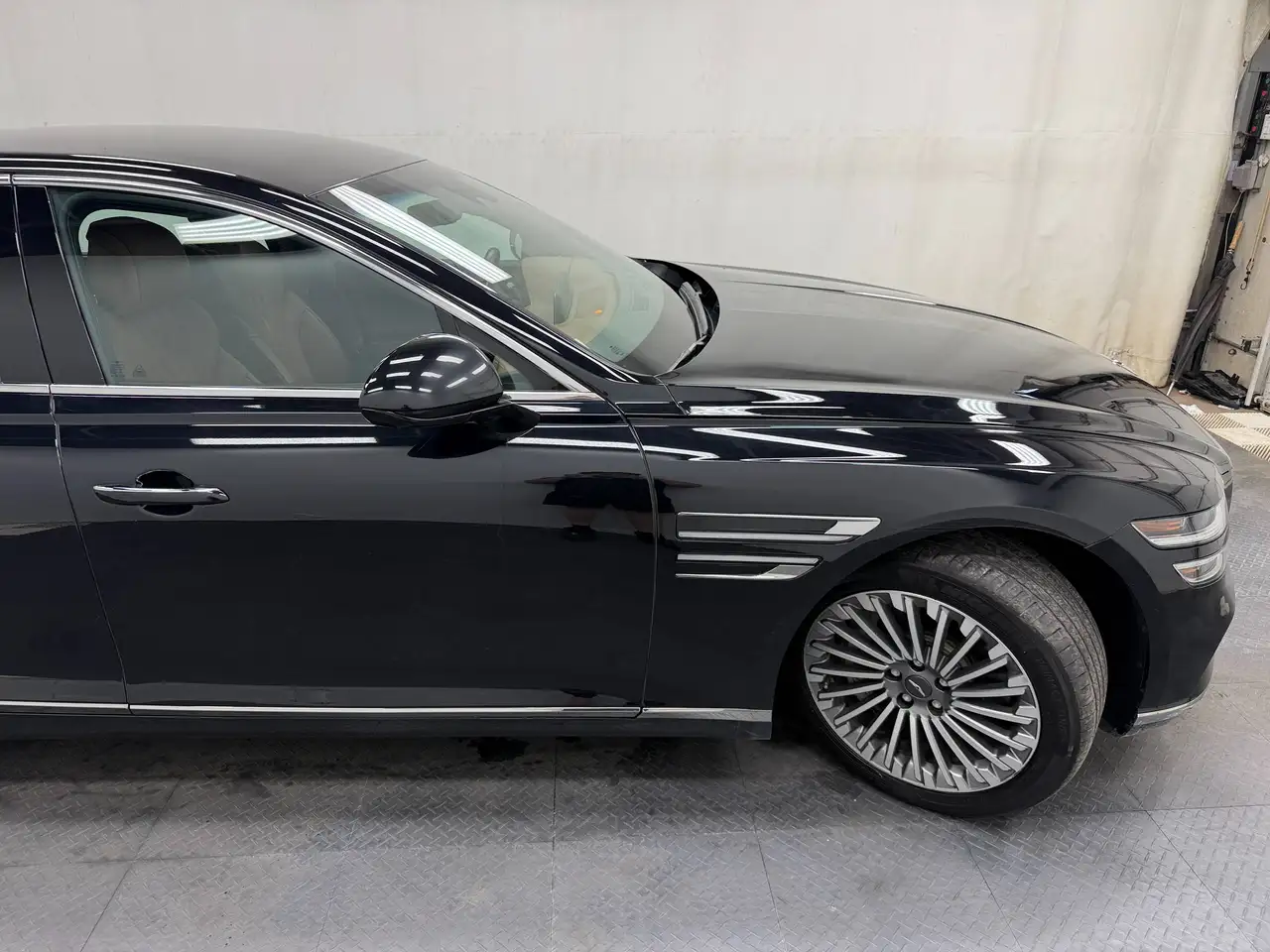 Mercedes-Benz EQE - Image 14