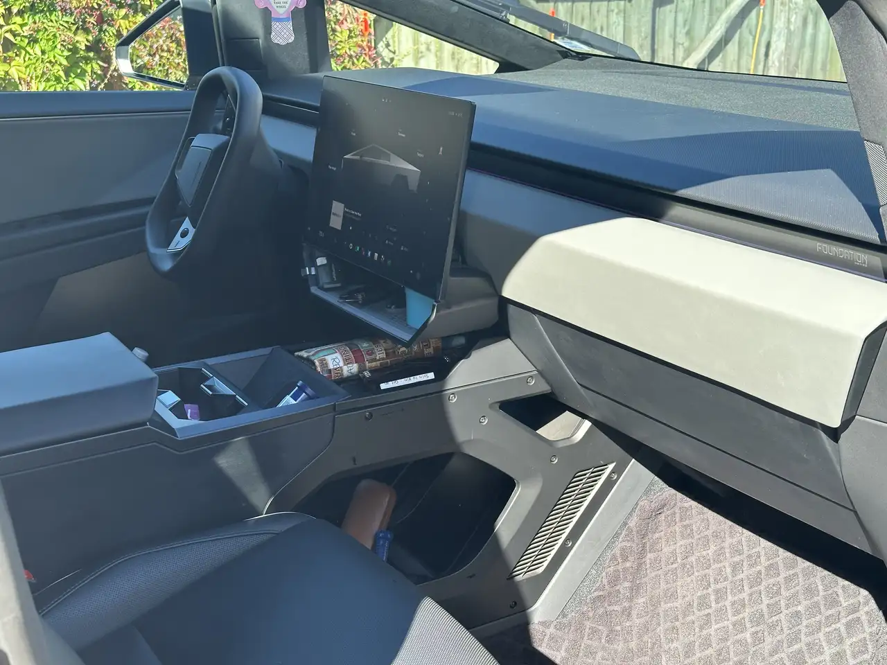 Tesla Cybertruck - Image 10