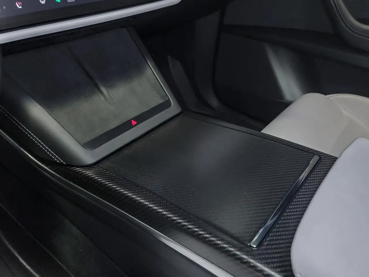 Tesla Model X - Image 19