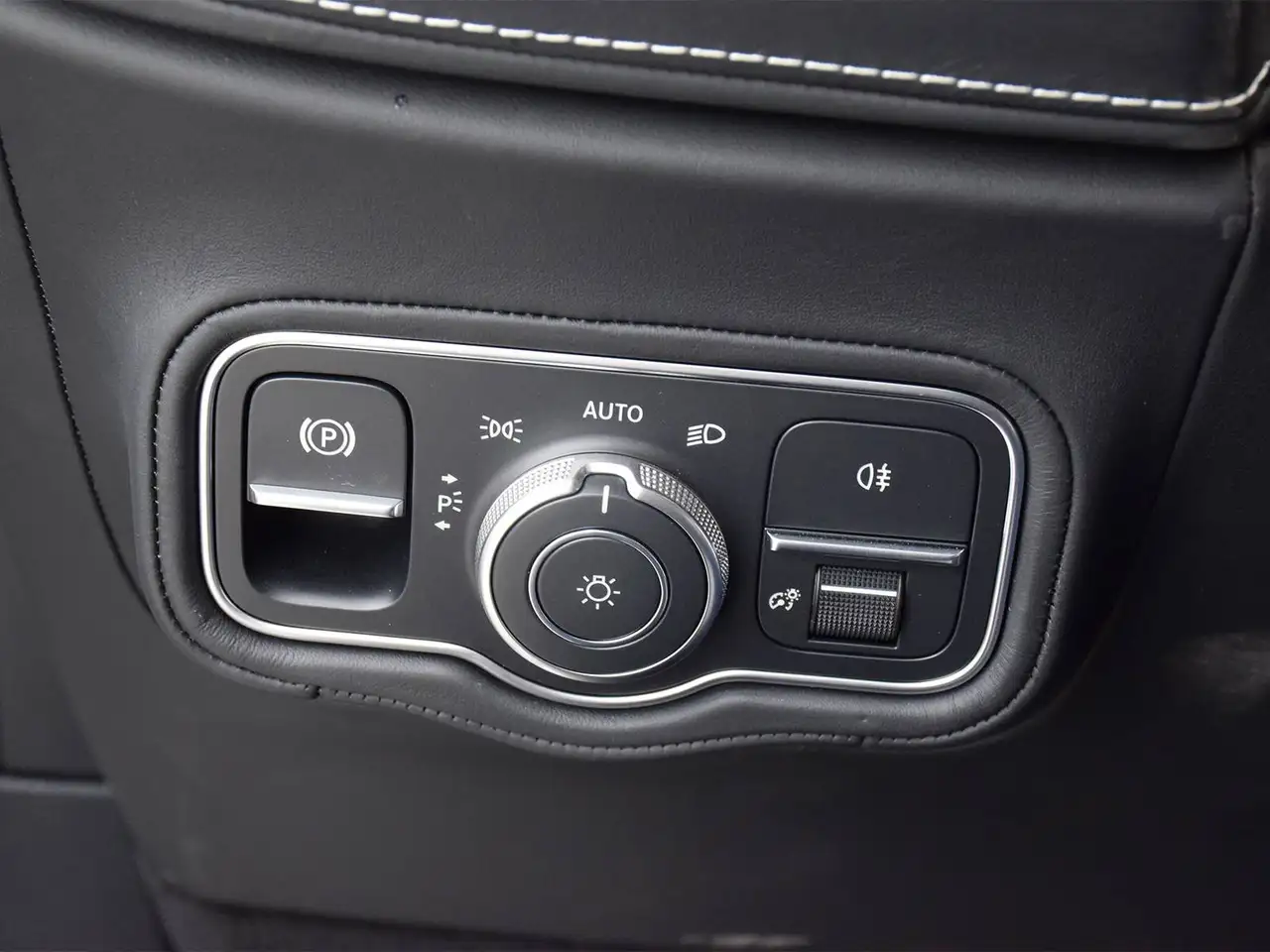 Mercedes-Benz G-Class - Image 23