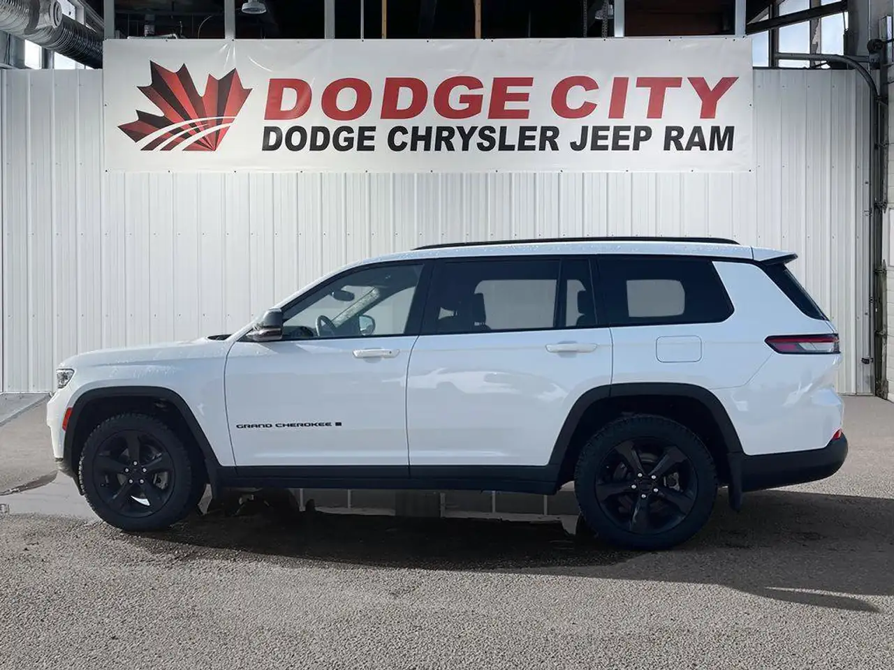 Jeep Grand Cherokee - Image 2