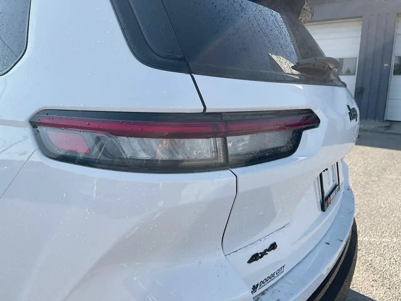 Jeep Grand Cherokee - Image 13