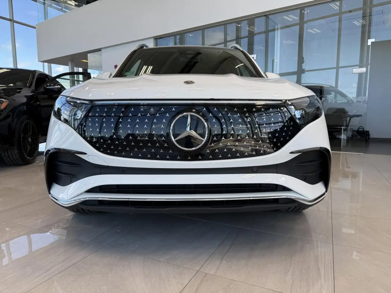 Mercedes-Benz EQB - Image 2
