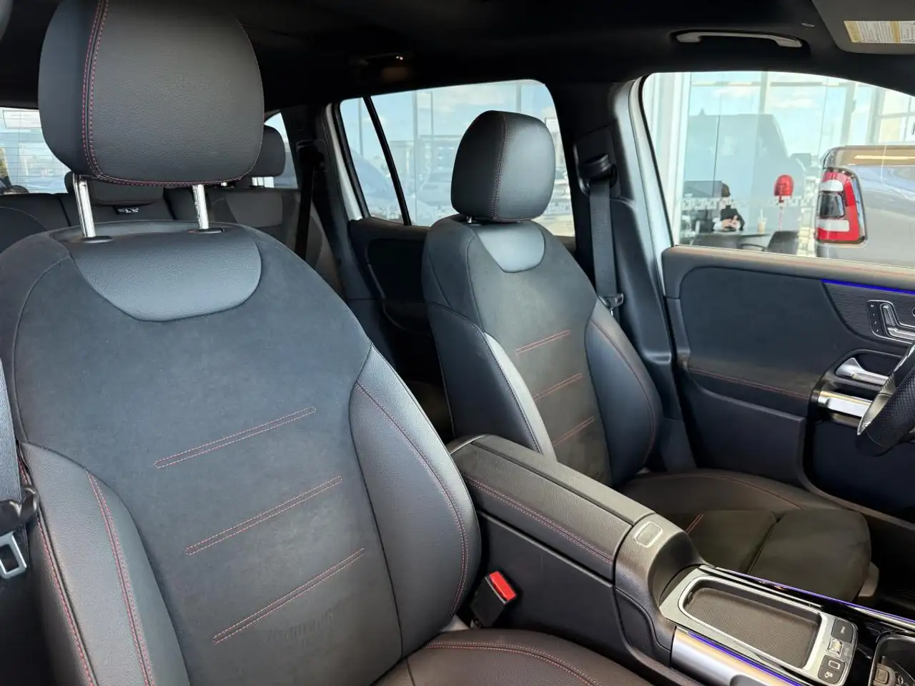 Mercedes-Benz EQB - Image 12