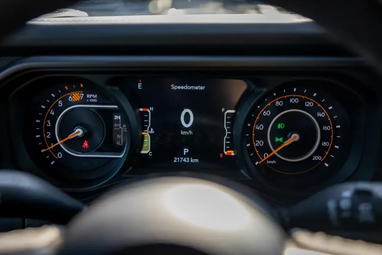 Jeep Wrangler - Image 13
