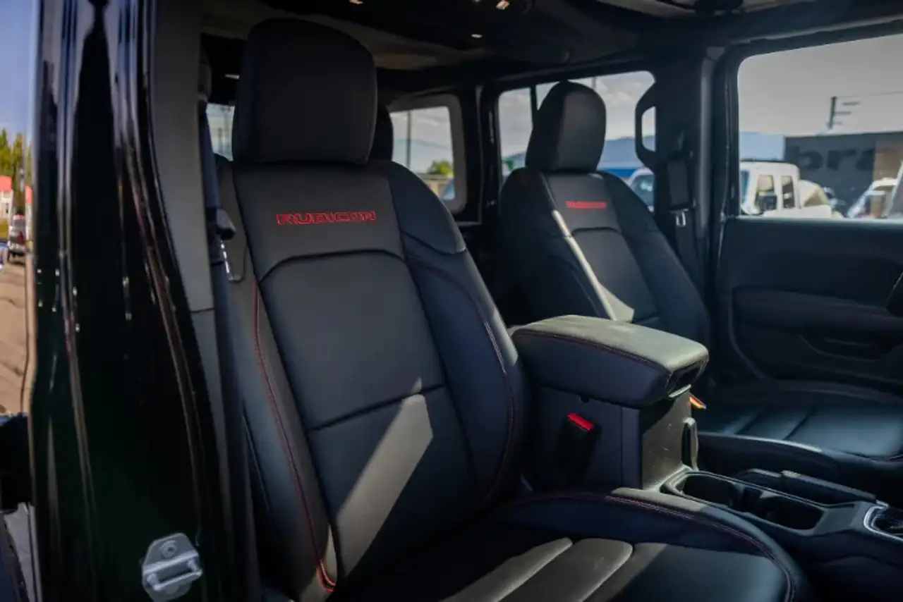 Jeep Wrangler - Image 28