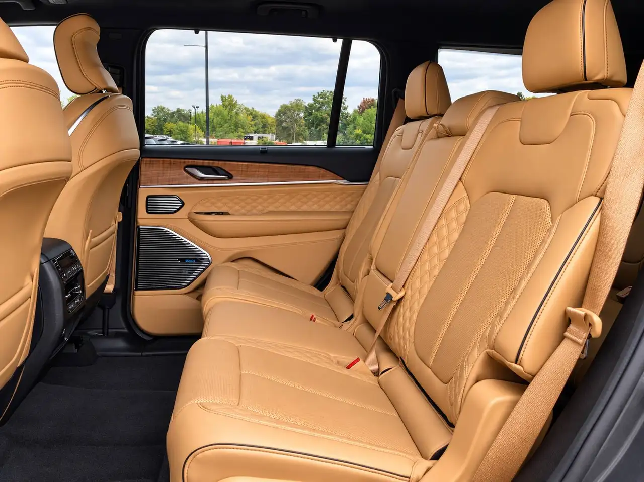 Jeep Grand Cherokee - Image 20